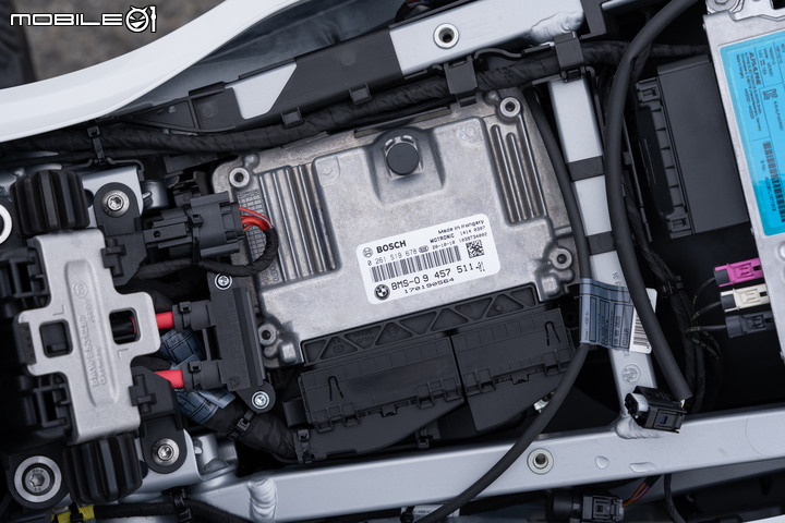 2021 BMW Motorrad R 1250 RT 試駕｜搭載 ACC 自動跟車，劃時代科技休旅登場！
