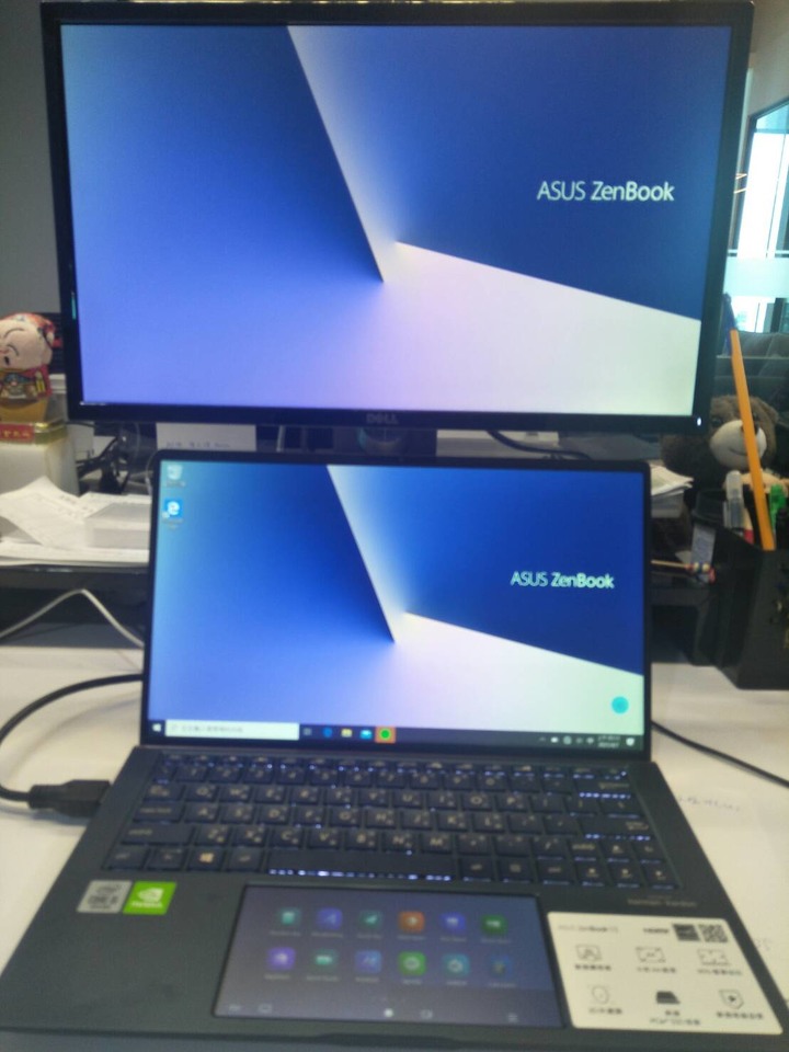 ZenBook 13 UX334 皇家藍小小惹人愛