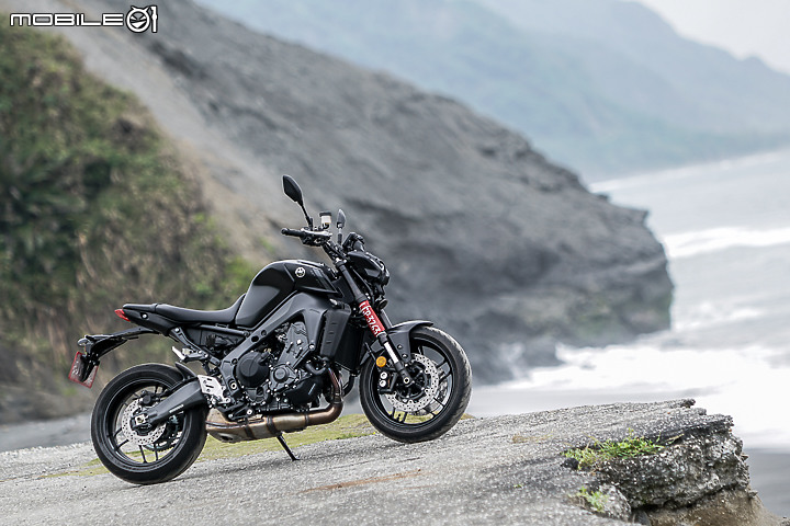 2021 YAMAHA MT-09 公路試駕｜IMU 導入 電控加量不加價