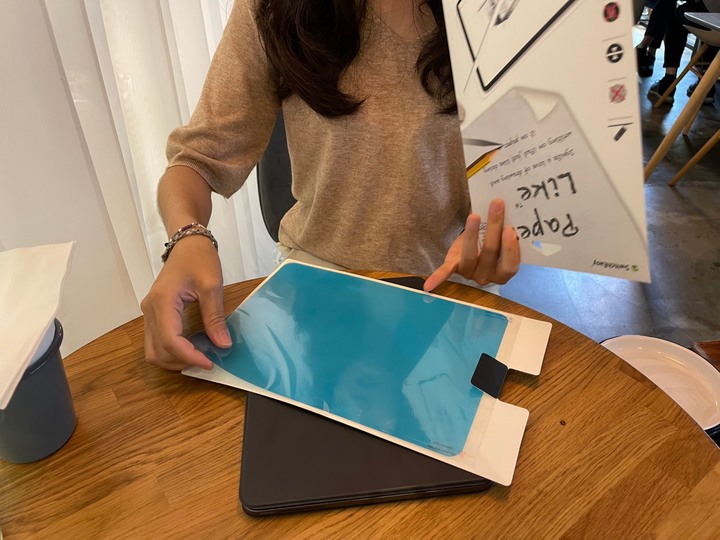 支援聰穎鍵盤的 iPad 保護殼+類紙膜