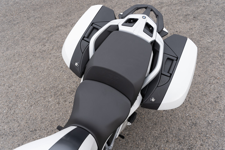 2021 BMW Motorrad R 1250 RT 試駕｜搭載 ACC 自動跟車，劃時代科技休旅登場！