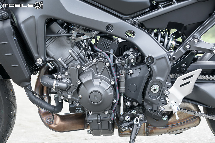 2021 YAMAHA MT-09 公路試駕｜IMU 導入 電控加量不加價