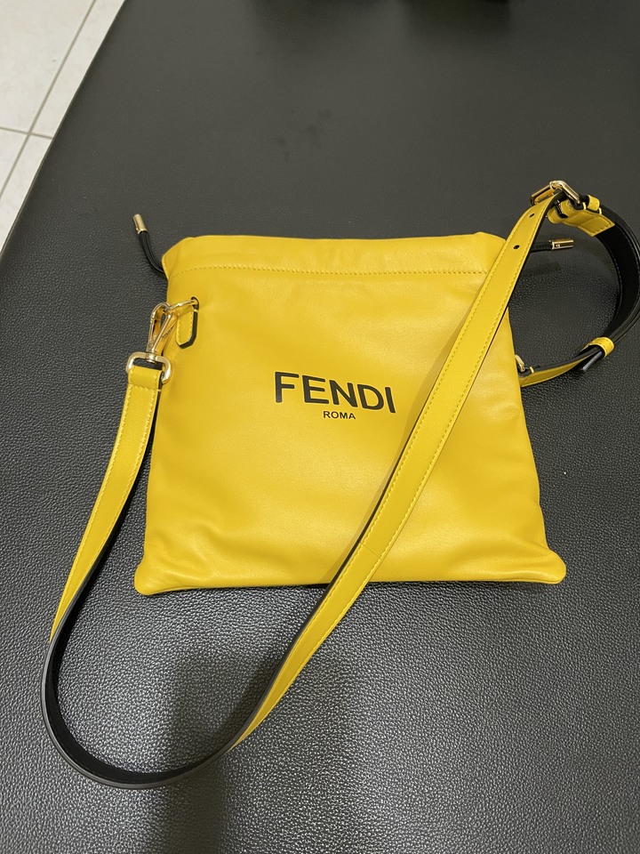 FENDI PACK抽繩斜背包
