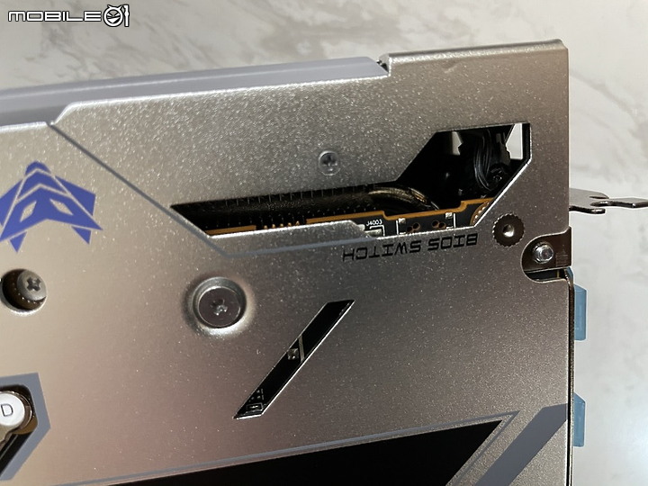 點我看大圖 買的到非空氣免組裝,藍寶石 SAPPHIRE NITRO+ 6700XT 開箱