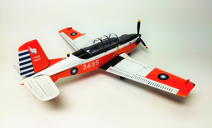 Czech Model 1/48 T-34C 初級教練機