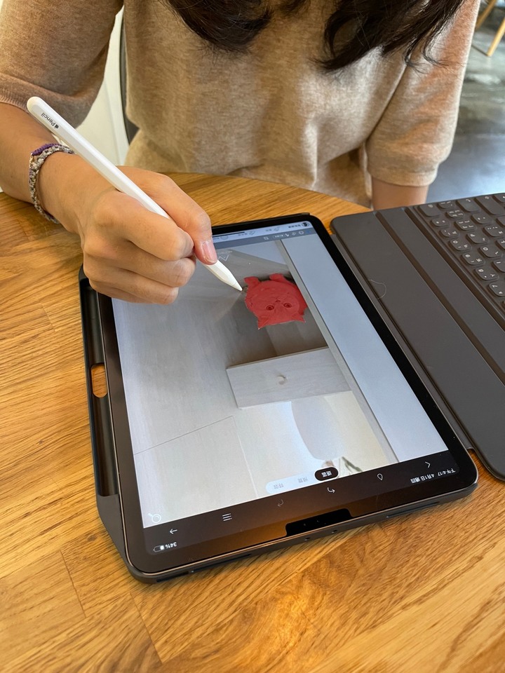 支援聰穎鍵盤的 iPad 保護殼+類紙膜