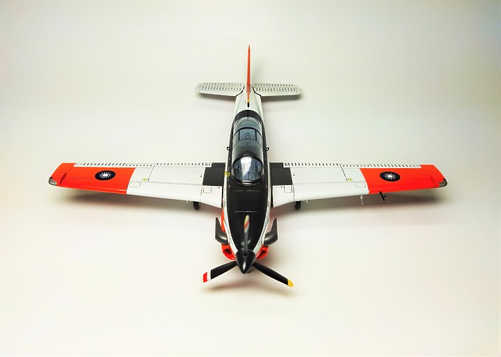 Czech Model 1/48 T-34C 初級教練機