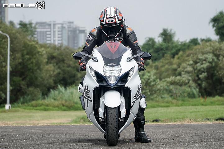 SUZUKI GSX1300R Hayabusa 三代「隼」試駕｜科技加持 經典旅跑全面操控大提升