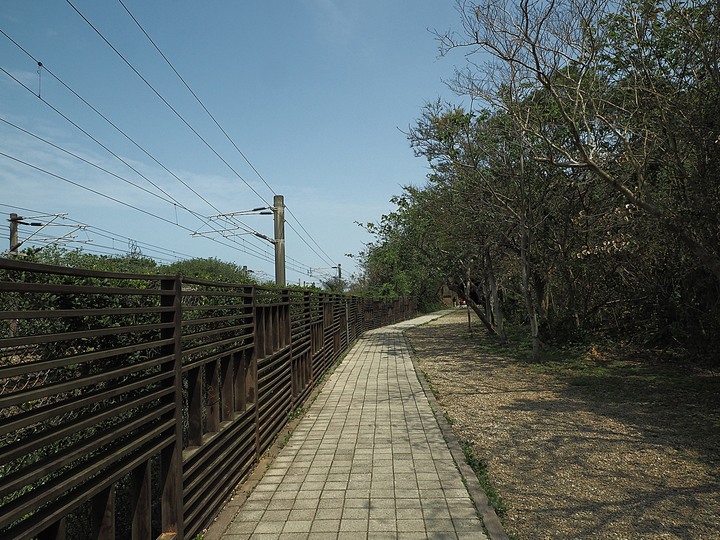 苗栗 竹南 崎頂隧道文化公園｜崎頂一、二號隧道 — 曾經的火車隧道，洞中有洞的驚奇，老少咸宜的散步空間