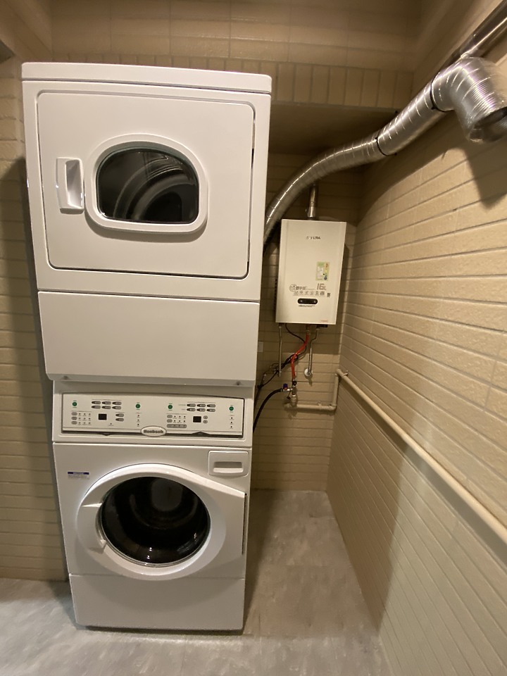 【開箱】高雄 純粹的白與木頭間的相遇