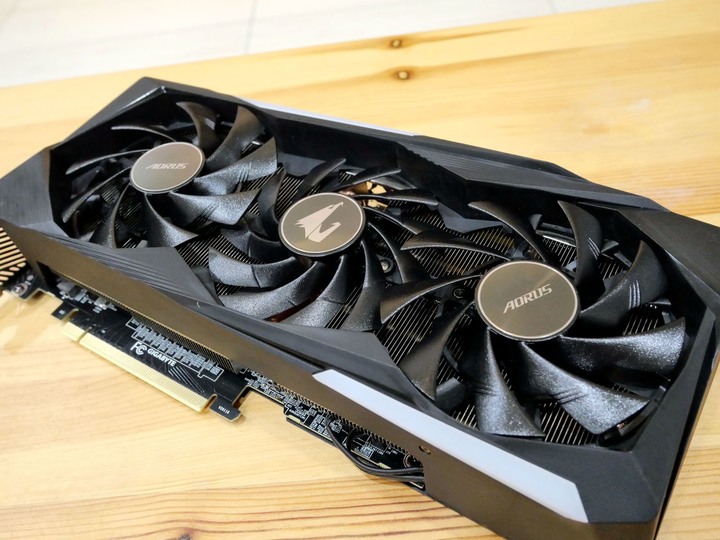 終於入手空氣顯卡 AORUS RTX 3060 Ti MASTER 8G