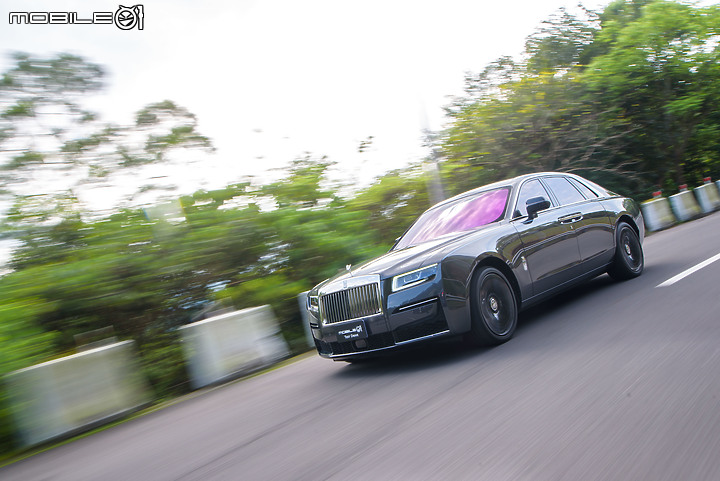 Rolls-Royce New Ghost試駕|凌駕於萬車之上,高度無可比擬!