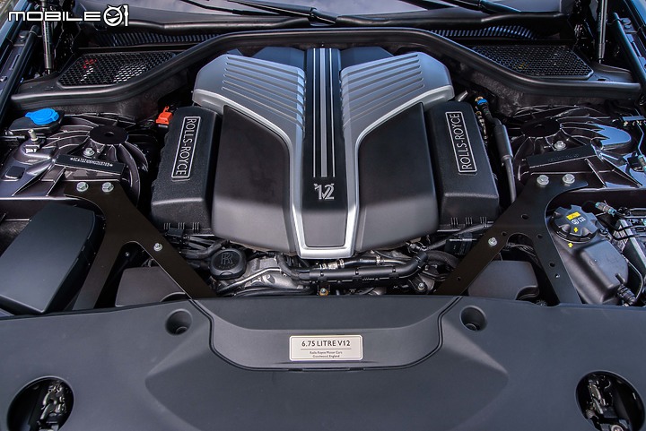 Rolls-Royce New Ghost試駕|凌駕於萬車之上,高度無可比擬!