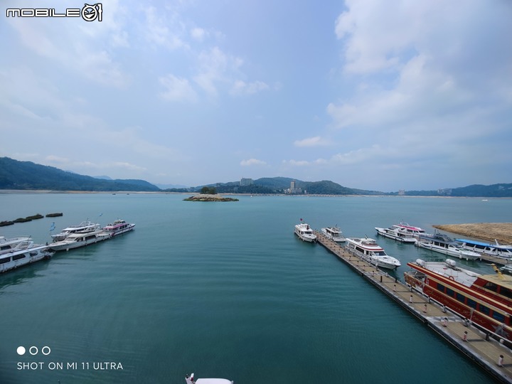 小米11 Ultra vs Vivo X60 Pro+ 日拍測試 - 你更喜歡哪一台？