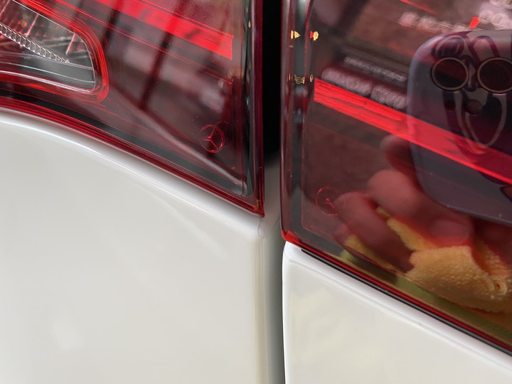 點我看大圖 汽車包膜 全車透明犀牛皮 2021年式GLC300 Coupe 白色車
