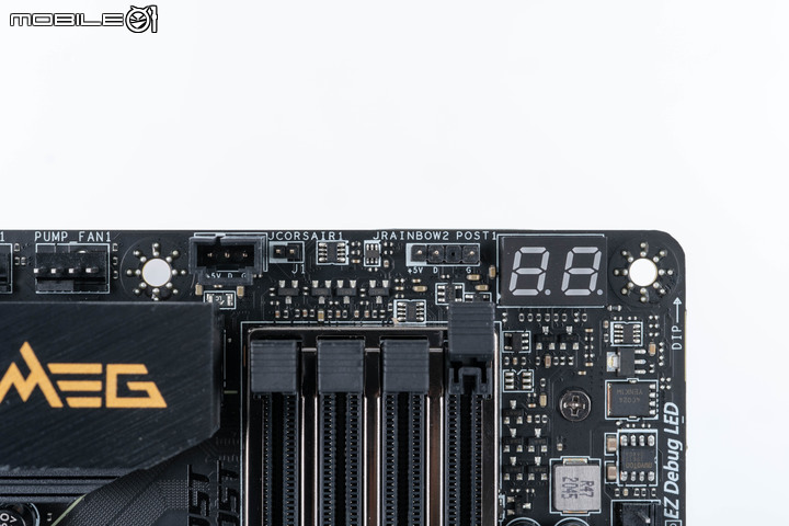 MSI MEG Z590 ACE 主機板開箱實測 以冷靜發揮效能的實力選手