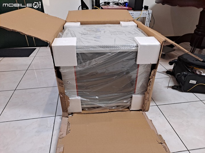 居家小機房，我買了一個機櫃…