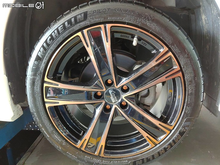 點我看大圖 【米其林 Pilot Sport 安全穩定超會跑】道路安靜行駛, 熱血操駕揪安心