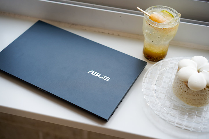 差點被風吹走的ASUS UX435EGL