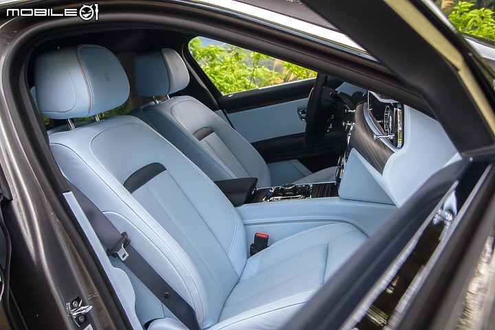 Rolls-Royce New Ghost試駕|凌駕於萬車之上,高度無可比擬!