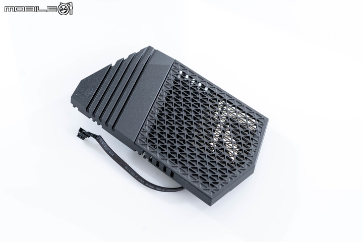 MSI MEG Z590 ACE 主機板開箱實測 以冷靜發揮效能的實力選手