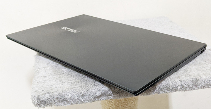 點我看大圖 UM325UA(ZenBook 13)實機開箱