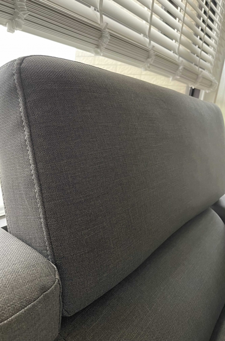 【極簡短心得】使用2年的貓抓皮沙發(新莊:喜悅沙發工廠)