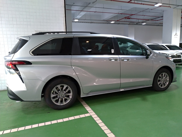 七人座MPV vs SUV，暫定XC90，歡迎各位意見