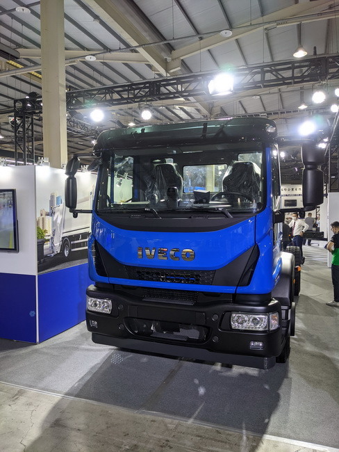 第一次看商用車展(FUSO、賓士、 SITRAK、IVECO、HYUNDAI、IZUZU、FORD、SUZUKI)