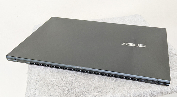 點我看大圖 UM325UA(ZenBook 13)實機開箱