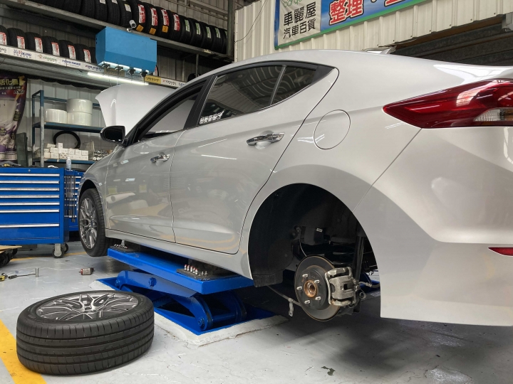 Hyundai Elantra 改裝避震器