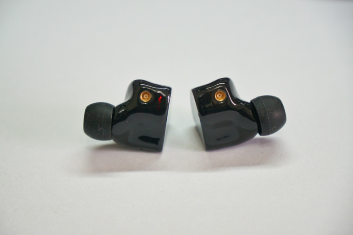 [專業開箱]BGVP Q2s 專注音質 真無/有線藍芽耳機
