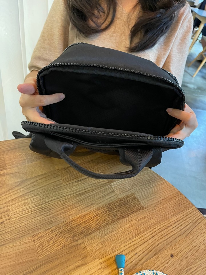 支援聰穎鍵盤的 iPad 保護殼+類紙膜