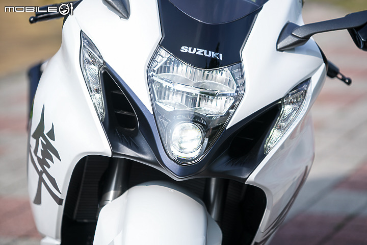 SUZUKI GSX1300R Hayabusa 三代「隼」試駕｜科技加持 經典旅跑全面操控大提升