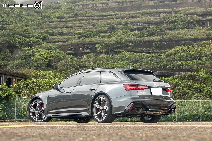 Audi RS 6 Avant 試駕|讓你全家狂一下的 600hp 性能旅行車!