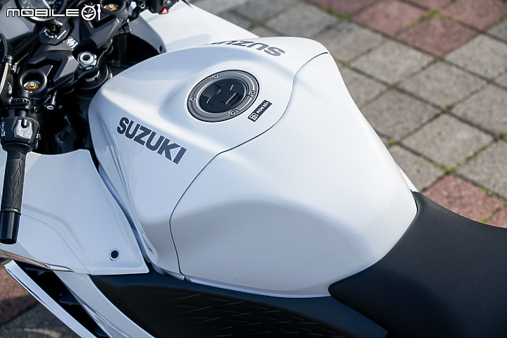 SUZUKI GSX1300R Hayabusa 三代「隼」試駕｜科技加持 經典旅跑全面操控大提升