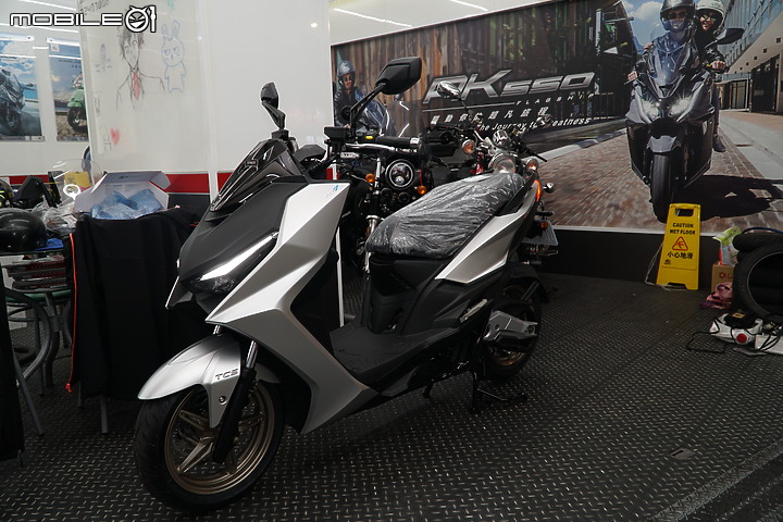 【交車集中樓】KYMCO KRV 交車啦 !!! 小編直購測試車抵達小惡魔總部！