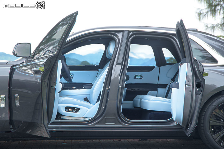 Rolls-Royce New Ghost試駕|凌駕於萬車之上,高度無可比擬!