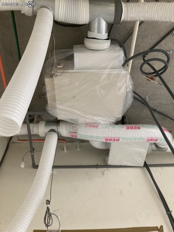吊隱式除濕機 ＶＳ 全戶式除濕機