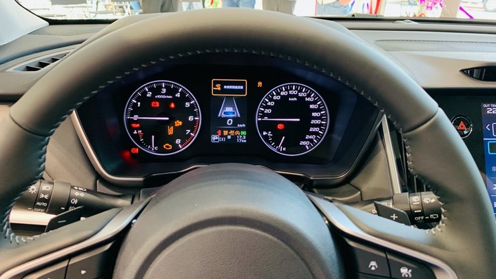 所以我週末就去看車了,Subaru All New Outback