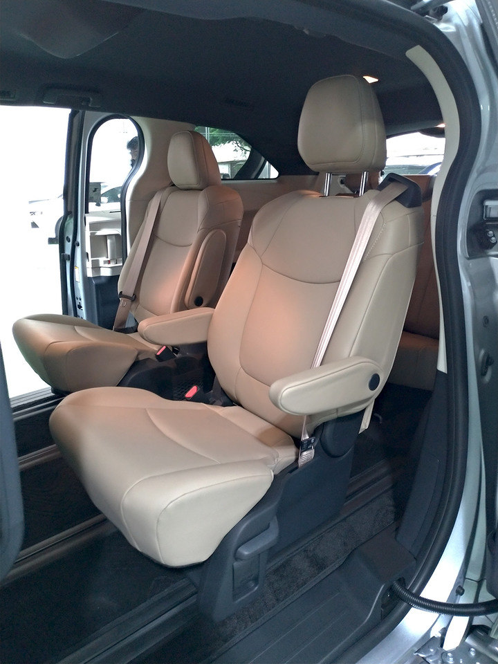 七人座MPV vs SUV,暫定XC90,歡迎各位意見