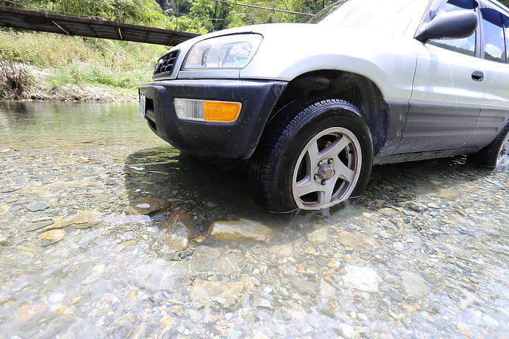 1代RAV4:都會休旅車打卡景點-武荖坑林道