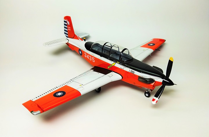 Czech Model 1/48 T-34C 初級教練機