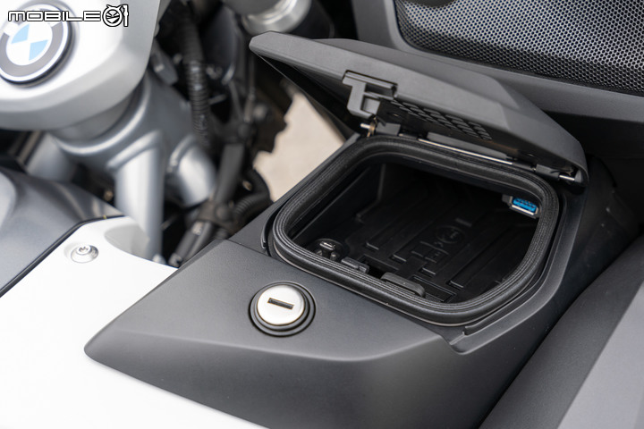 2021 BMW Motorrad R 1250 RT 試駕｜搭載 ACC 自動跟車，劃時代科技休旅登場！