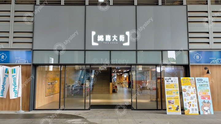 New 東區 浩瀚 *湖濱城* 28F 超高大樓 雙面臨路 戶戶邊間 雙面採光 三井LALAPORT 寵物、湧泉公園 未來藍線捷運湖景百貨宅 潛銷