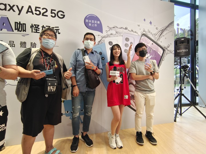 【旗艦規格下放！好玩の超值選擇】 SAMSUNG Galaxy A52 5G 實機上手體驗！