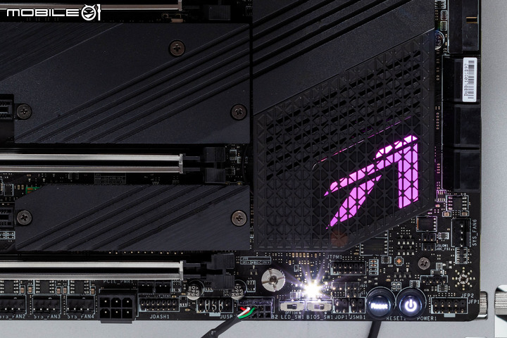 MSI MEG Z590 ACE 主機板開箱實測 以冷靜發揮效能的實力選手
