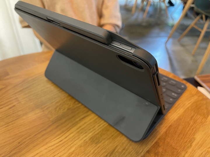 支援聰穎鍵盤的 iPad 保護殼+類紙膜