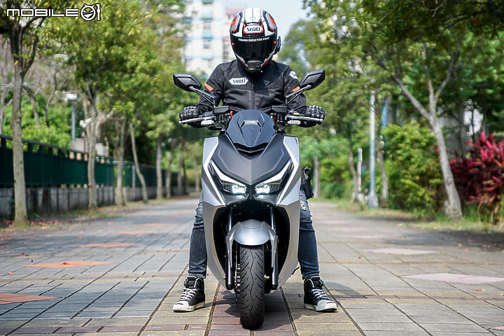 KYMCO KRV 180 TCS 量產版試駕｜極致靈活 旗艦速可達新範疇