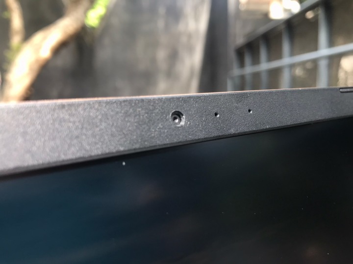 點我看大圖 VIVOBOOK S513 魔幻般霧面金屬質感文青風開箱